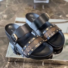 Louis Vuitton Slippers